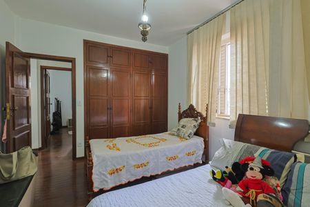 Apartamento à venda com 150m², 4 quartos e 2 vagasQuarto 2