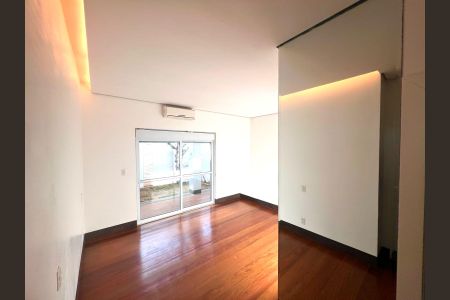 Casa para alugar com 1600m², 5 quartos e 7 vagasSuíte 3