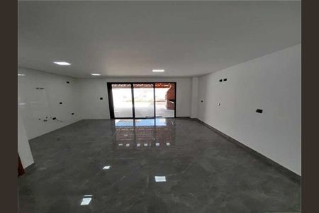 Casa à venda com 3 quartos, 142m² em Parque Oratório, Santo André
