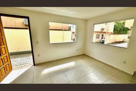 Casa à venda com 2 quartos, 66m² em Engenho do Mato, Niterói