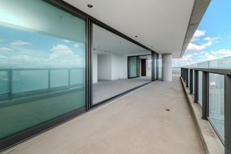 Apartamento à venda com 285m², 3 quartos e 4 vagas