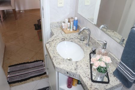 Apartamento à venda com 80m², 2 quartos e 2 vagasBanheiro 1