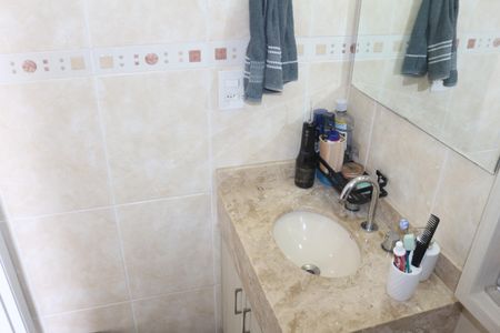 Apartamento à venda com 80m², 2 quartos e 2 vagasBanheiro da Suíte 1