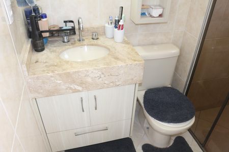 Apartamento à venda com 80m², 2 quartos e 2 vagasBanheiro da Suíte 1