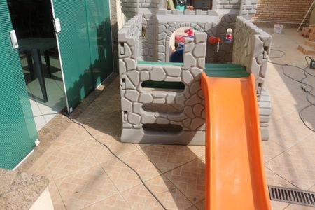 Apartamento à venda com 80m², 2 quartos e 2 vagasÁrea comum - Playground