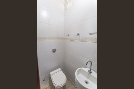 Casa à venda com 300m², 6 quartos e 1 vagaLavabo