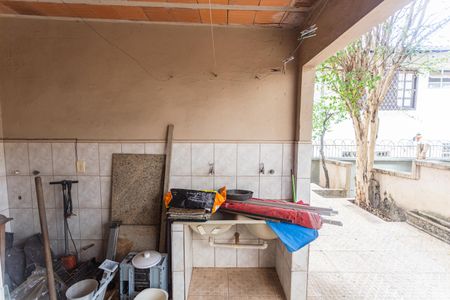 Casa à venda com 300m², 6 quartos e 1 vagaÁrea de Serviço Externa