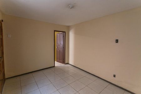 Casa à venda com 300m², 6 quartos e 1 vagaCasa de fundo