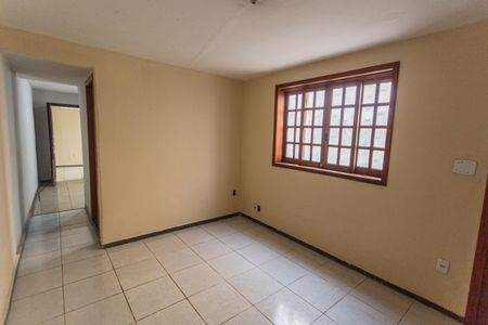 Casa à venda com 300m², 6 quartos e 1 vagaCasa de fundo