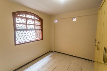 Casa à venda com 300m², 6 quartos e 1 vagaCasa ddo fundos
