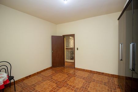 Casa à venda com 576m², 7 quartos e 2 vagasQuarto 2 Casa 1