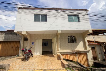 Casa à venda com 576m², 7 quartos e 2 vagasFachada