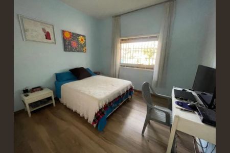 Casa à venda com 4 quartos, 175m² em Jardim Aeroporto, São Paulo