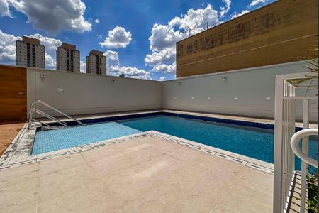 Apartamento à venda com 83m², 3 quartos e 3 vagas Apartamento à venda com 83m², 3 quartos e 3 vagasÁrea comum - Piscina