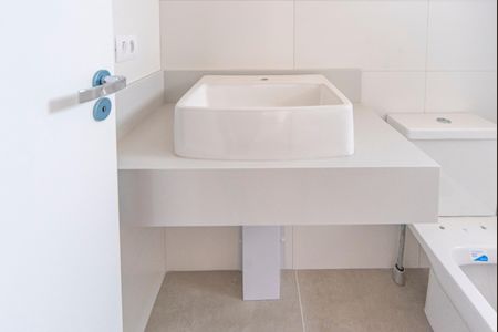 Apartamento à venda com 83m², 3 quartos e 3 vagas Apartamento à venda com 83m², 3 quartos e 3 vagasBanheiro Social