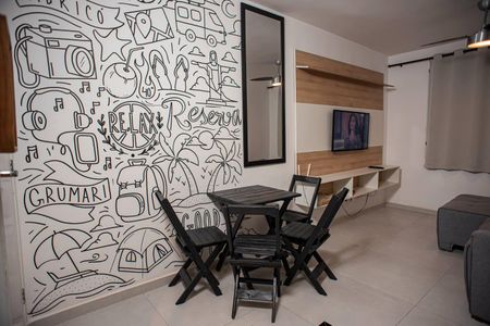 Sala de apartamento para alugar com 2 quartos, 45m² em Recreio dos Bandeirantes, Rio de Janeiro