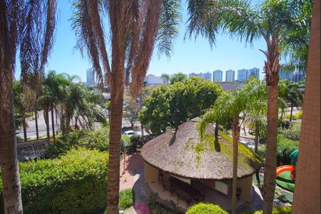 Vista de apartamento à venda com 2 quartos, 90m² em Chácara das Pedras, Porto Alegre