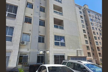 Apartamento à venda com 48m², 2 quartos e 1 vaga Apartamento à venda com 48m², 2 quartos e 1 vagaAdesivo na Janela