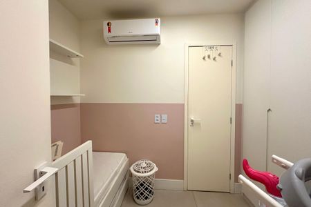 Apartamento à venda com 56m², 2 quartos e 1 vagaQuarto 02