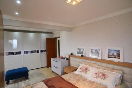 Apartamento à venda com 145m², 2 quartos e 2 vagas Apartamento à venda com 145m², 2 quartos e 2 vagasSuíte