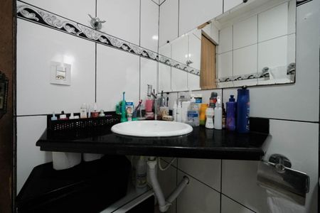 Casa à venda com 120m², 3 quartos e 2 vagasBanheiro Social