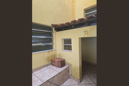 Casa para alugar com 300m², 3 quartos e 2 vagas Casa para alugar com 300m², 3 quartos e 2 vagasVaranda Quarto 01