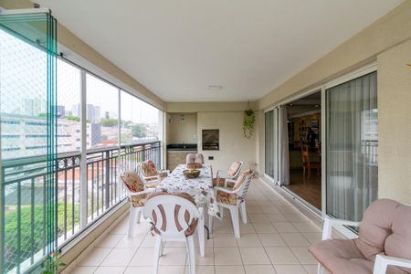 Apartamento à venda com 147m², 3 quartos e 2 vagasVaranda