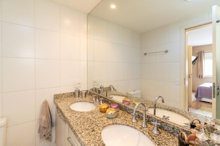 Apartamento à venda com 147m², 3 quartos e 2 vagasBanheiro da Suíte