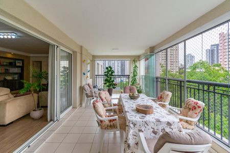 Apartamento à venda com 147m², 3 quartos e 2 vagasVaranda