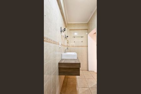 Casa para alugar com 221m², 2 quartos e 2 vagasBanheiro 3