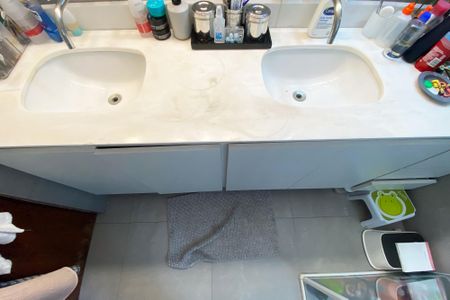 Apartamento à venda com 140m², 3 quartos e sem vagaBanheiro 1