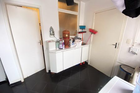 Apartamento à venda com 140m², 3 quartos e sem vagaÁrea de Serviço