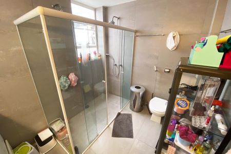 Apartamento à venda com 140m², 3 quartos e sem vagaBanheiro 1