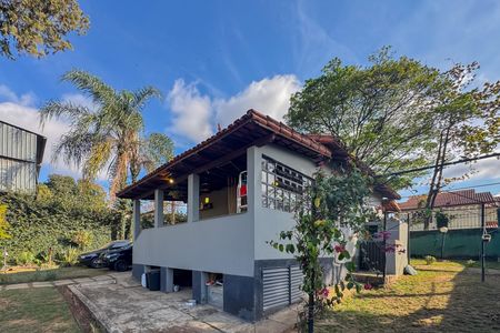 Casa à venda com 120m², 3 quartos e 5 vagas Casa à venda com 120m², 3 quartos e 5 vagasÁrea externa