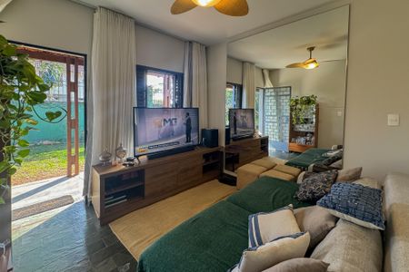 Sala de casa à venda com 3 quartos, 120m² em Garças, Belo Horizonte