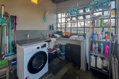 Casa à venda com 120m², 3 quartos e 5 vagas Casa à venda com 120m², 3 quartos e 5 vagasÁrea de Serviço