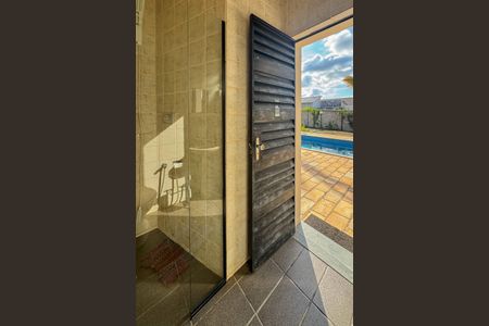 Casa à venda com 120m², 3 quartos e 5 vagas Casa à venda com 120m², 3 quartos e 5 vagasBanheiro de Serviço