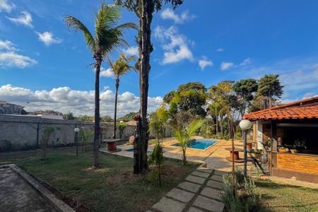 Casa à venda com 120m², 3 quartos e 5 vagas Casa à venda com 120m², 3 quartos e 5 vagasÁrea externa