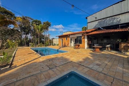 Casa à venda com 120m², 3 quartos e 5 vagas Casa à venda com 120m², 3 quartos e 5 vagasÁrea externa