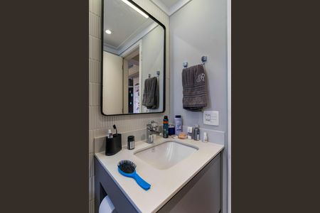 Apartamento à venda com 163m², 3 quartos e 4 vagas Apartamento à venda com 163m², 3 quartos e 4 vagasBanheiro da Suíte 2