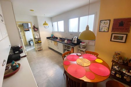 Apartamento para alugar com 150m², 3 quartos e 2 vagasCozinha