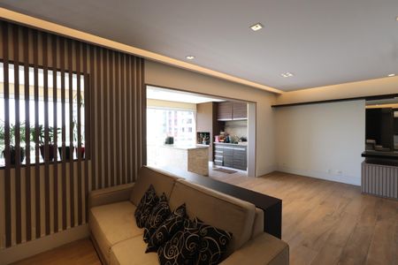 Apartamento à venda com 105m², 2 quartos e 2 vagasSala