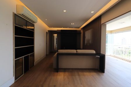 Apartamento à venda com 105m², 2 quartos e 2 vagasSala