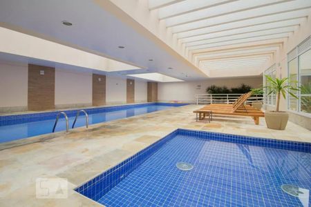 Apartamento à venda com 105m², 2 quartos e 2 vagasÁrea comum - Piscina