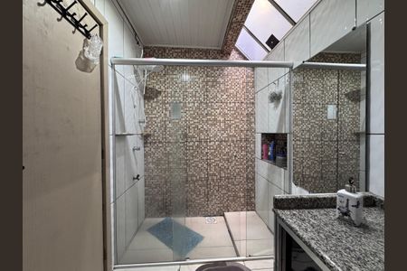 Casa à venda com 110m², 3 quartos e 2 vagasBanheiro