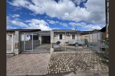 Casa à venda com 110m², 3 quartos e 2 vagasFachada