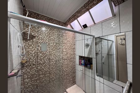 Casa à venda com 110m², 3 quartos e 2 vagasBanheiro