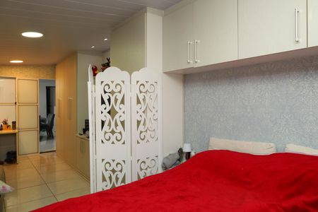 Casa à venda com 200m², 3 quartos e 2 vagasSuíte