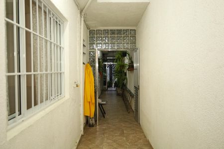 Casa à venda com 200m², 3 quartos e 2 vagasCorredor