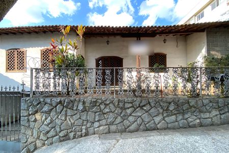 Casa à venda com 315m², 4 quartos e 4 vagasFachada